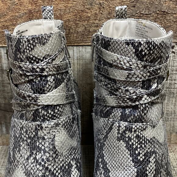 JustFab Willa Snake Print Heeled Buckle Booties Ankle Boots White Gray Size 10 - Picture 3 of 12